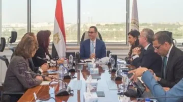 وزير الاستثمار يبحث مع اتحاد المستثمرات العرب فرص توسعة الاستثمارات المشتركة وتفعيل دور المرأة الاقتصادية 1